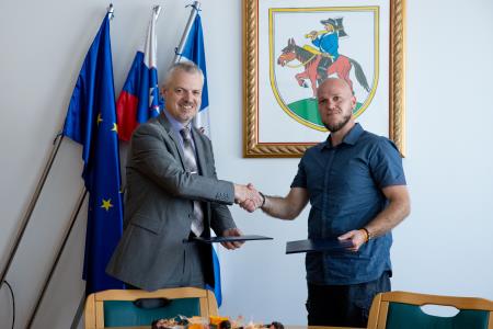 PODPIS POGODBE PIVKA 12.5.2022- Valter Leban-9612